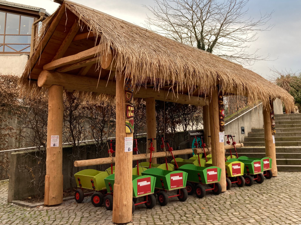 Bergzoo Halle: Bollerwagen-Station
