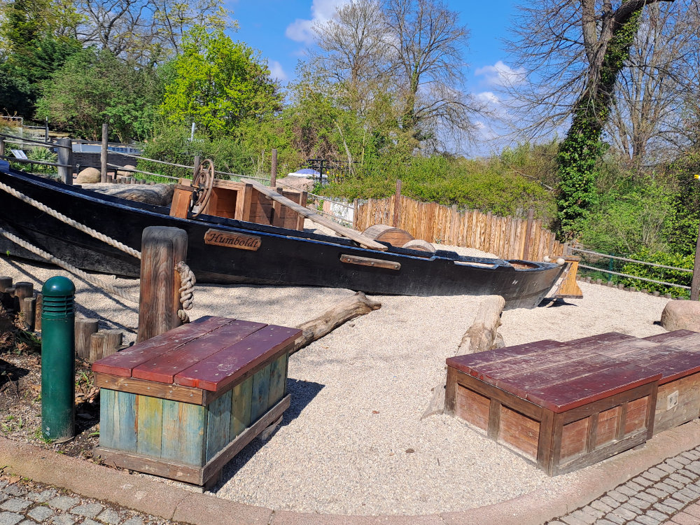 Bergzoo Halle: Kinderspielplatz "Schiff Ahoi"